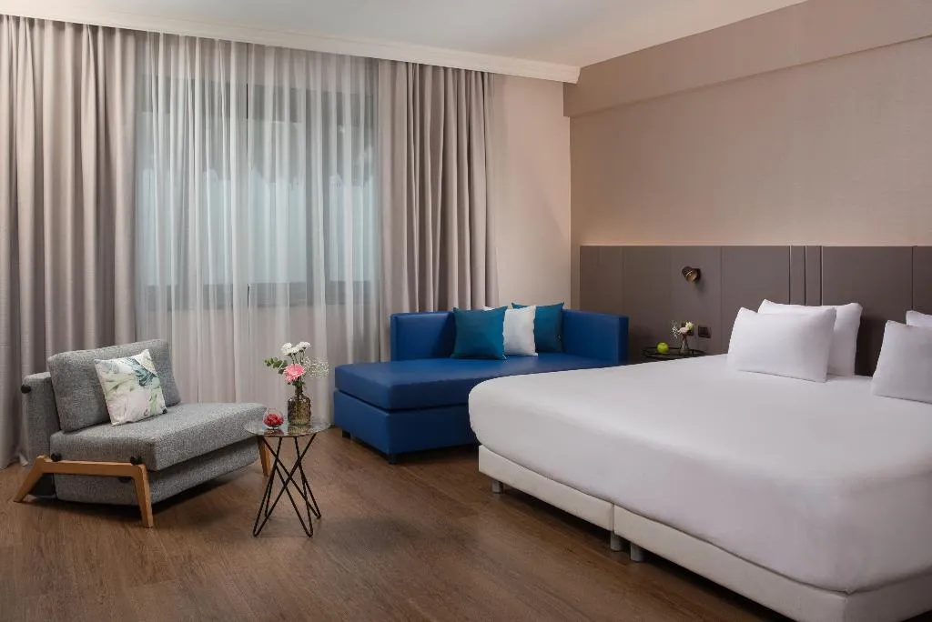 FAMILY ROOM STANDARD Room, NH Roma Villa Carpegna, Rome