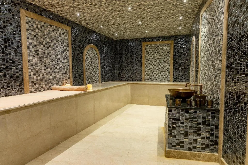 Sports and Entertainment, Kempinski Palace Cairo, Cairo
