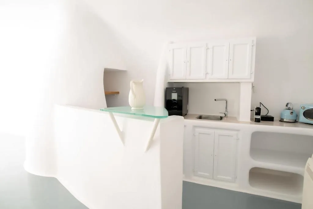 Room, Heavens Edge by Mr and Mrs White, Santorini