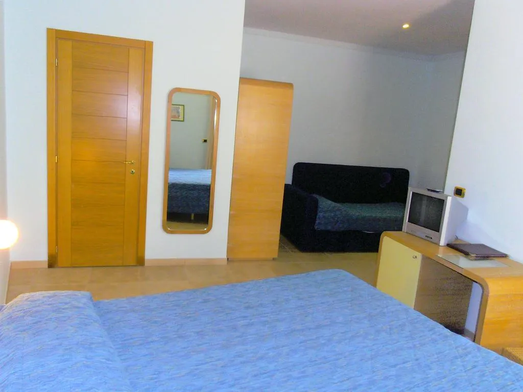 TRIPLE STANDARD Room, Villa Carolina, Naples
