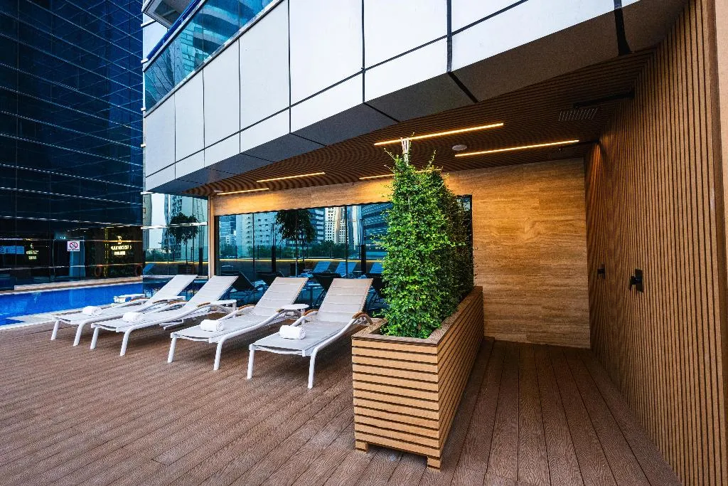 Pool, Golden Tulip Media Hotel, Dubai