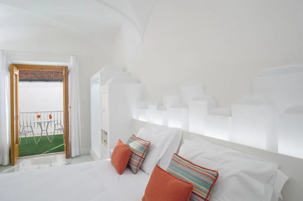 QUADRUPLE THREE BEDS Room, Tramonto D'oro, Naples
