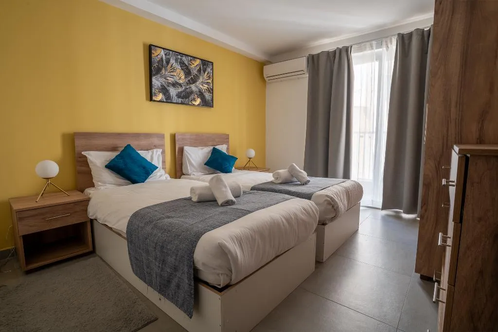 SUITE KING SIZE BED Room, Stillel Retreat, Malta