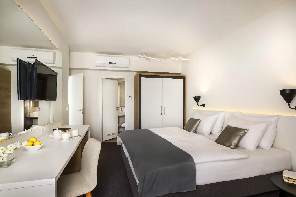 SUITE SEA VIEW WITH BALCONY Room, Remisens Hotel Albatros, Dubrovnik