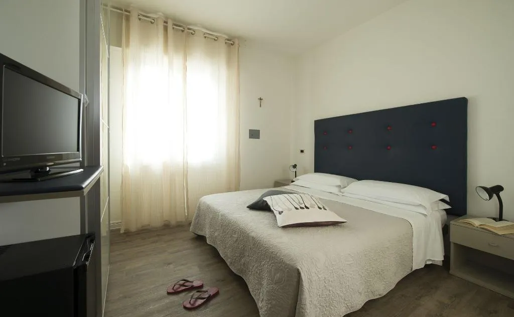 Room, Hotel Vienna, Venice