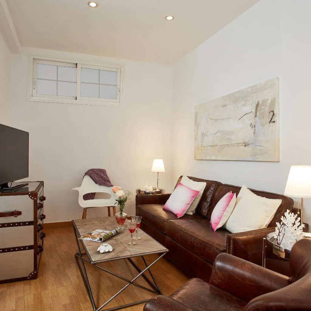 APARTMENT DELUXE TWO BEDROOM Room, Lodgingmalaga Plaza de la Constitucion, Costa Del Sol