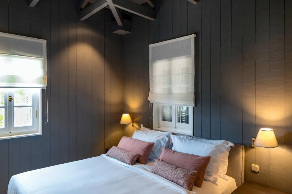SUITE WITH JACUZZI Room, The Kefalari Suites, Athens