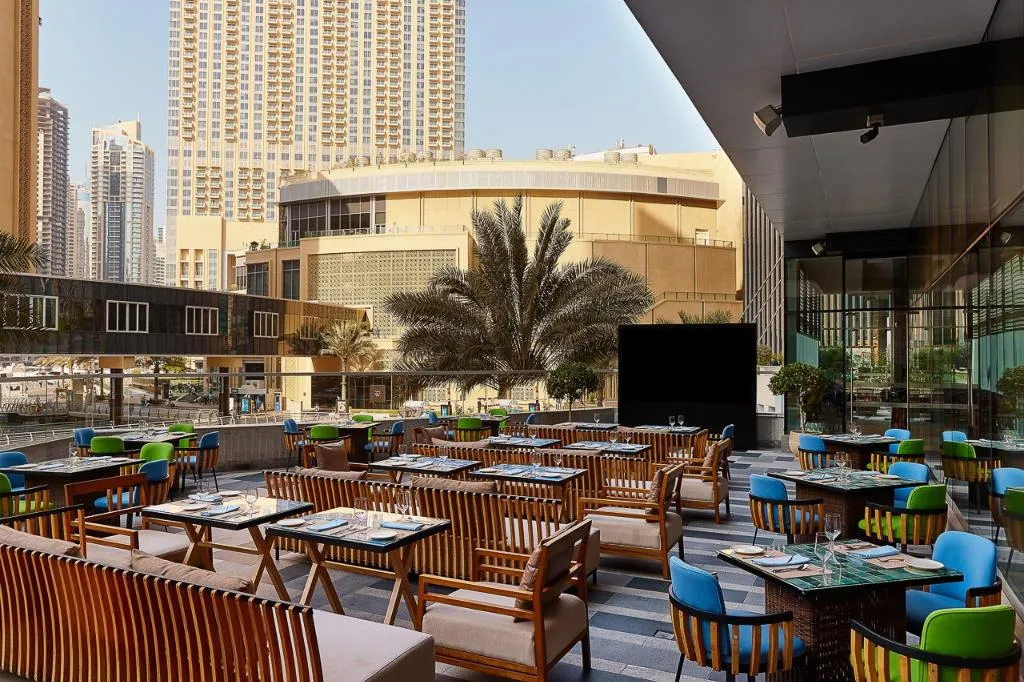 Bar, Crowne Plaza Dubai Marina, Dubai