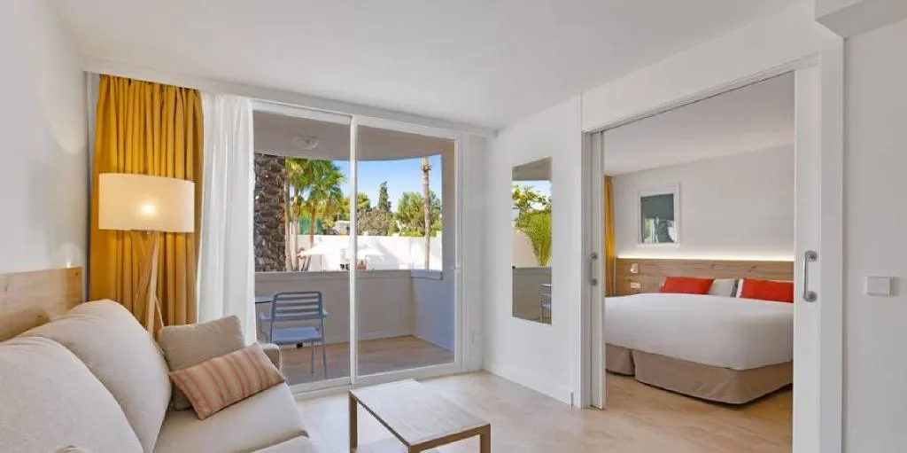 APARTMENT CAPACITY 1 Room, Palmanova Beach Apartments by TRH, Majorca