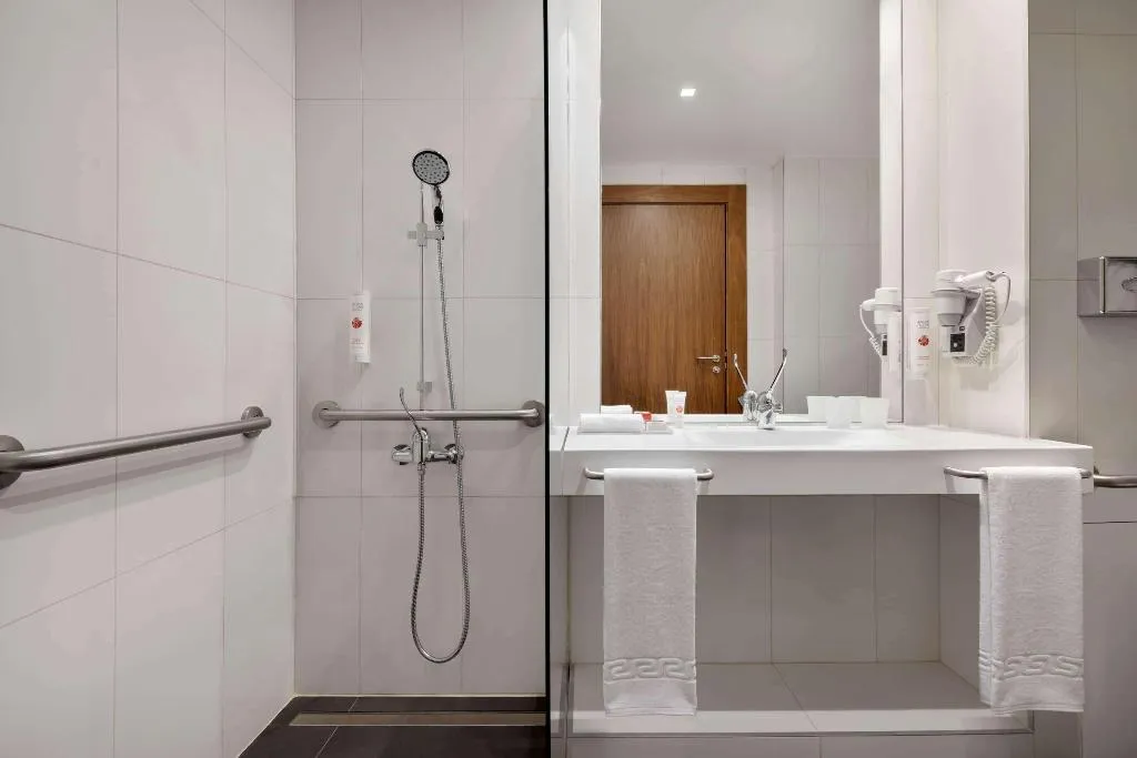 Double or Twin CITY VIEW Room, Ramada by Wyndham Lisbon, Lisbon
