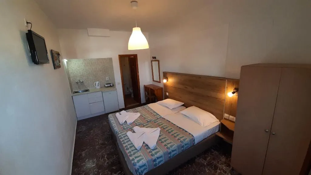 Double or Twin BASIC Room, Spiros-Soula Family Hotel & Thematic Suites, Crete