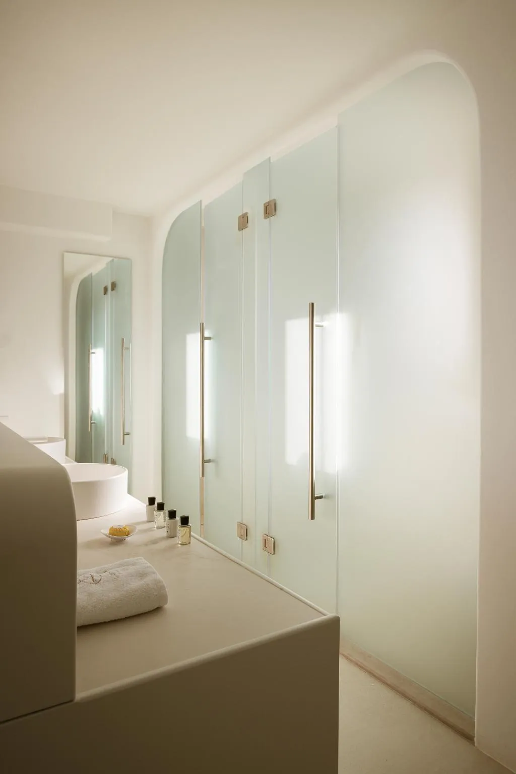 SUITE WITH JACUZZI Room, Lovia Mykonos, Mykonos