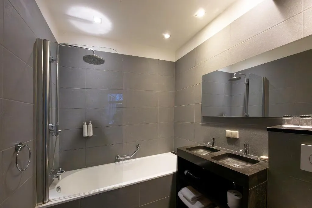 TRIPLE STANDARD Room, Catalonia Vondel Amsterdam, Amsterdam