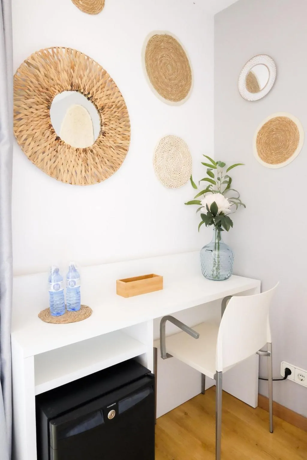 Room, Subur, Costa Brava