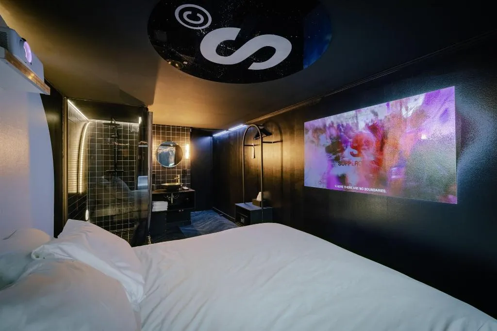 Room, Mr. Monkey Amsterdam, Amsterdam