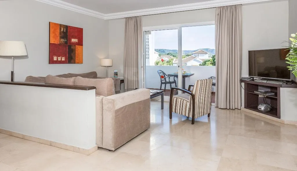 APARTMENT CAPACITY 6 TWO BEDROOMS Room, Ona Alanda Club Marbella, Costa Del Sol