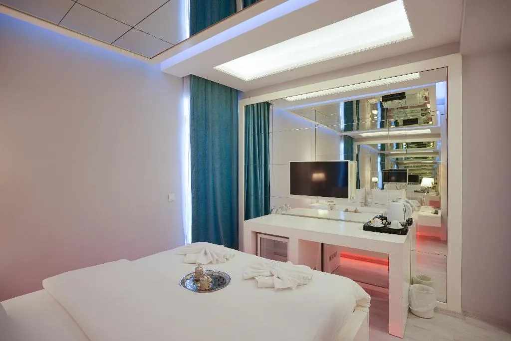 DOUBLE DELUXE WITH BALCONY Room, By Cemil Boutique Hotel, Antalya