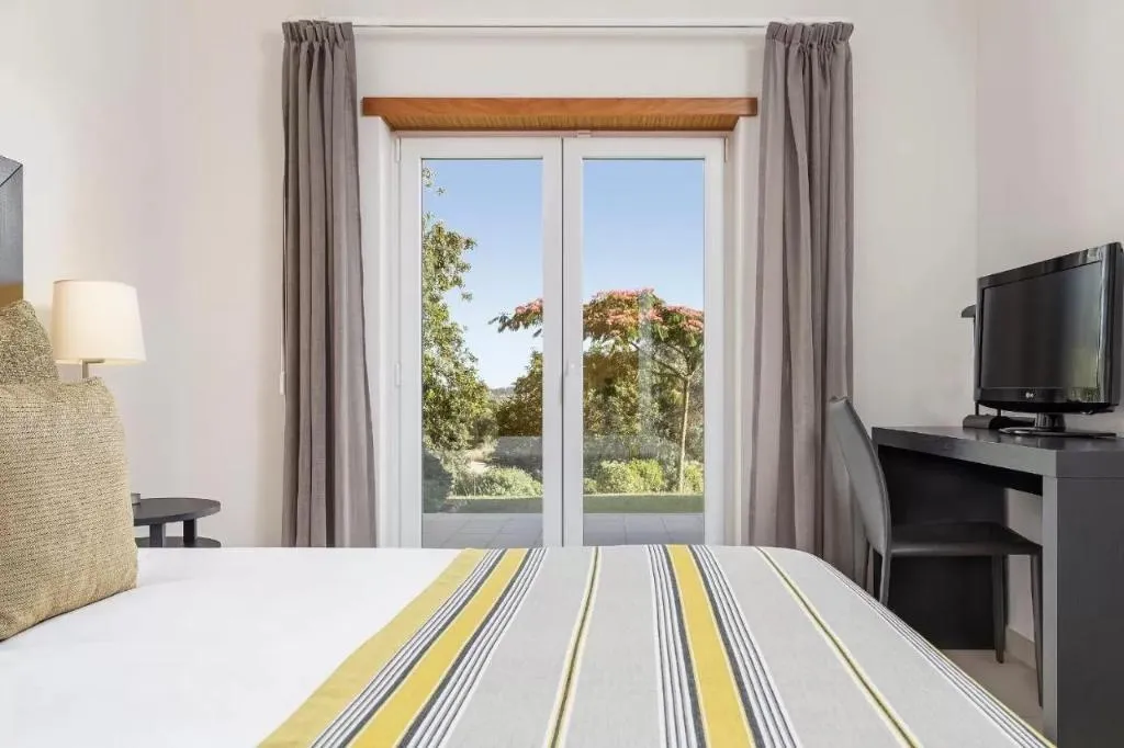 VILLA CAPACITY 5 TWO BEDROOMS Room, Vale Da Ribeira Residences, Algarve