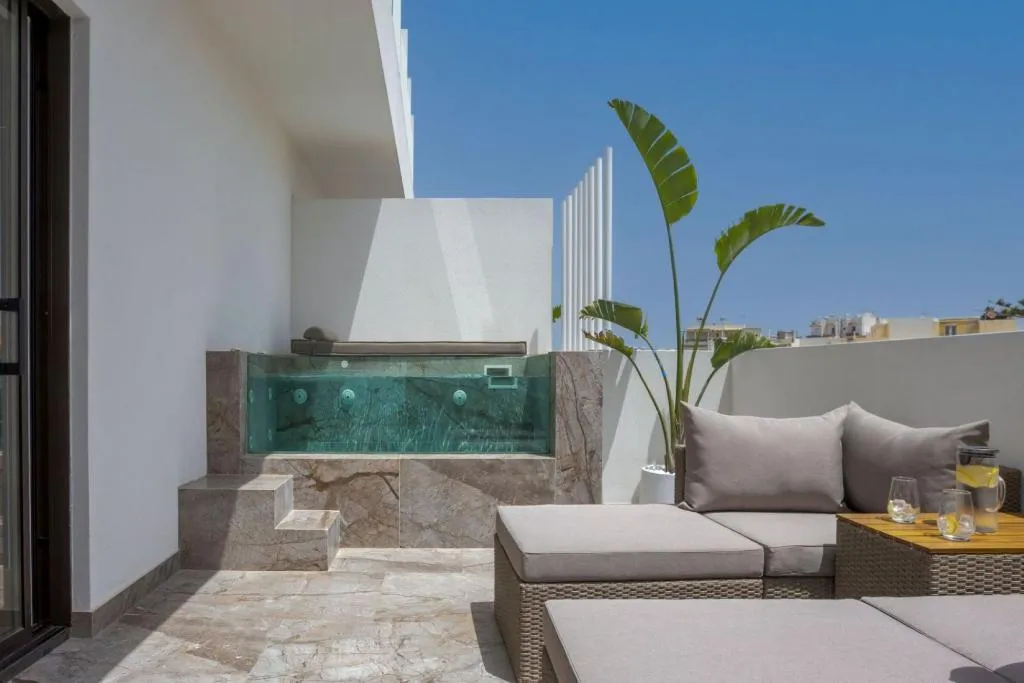 JUNIOR SUITE WITH PRIVATE POOL Room, Ethereal White Resort, Crete