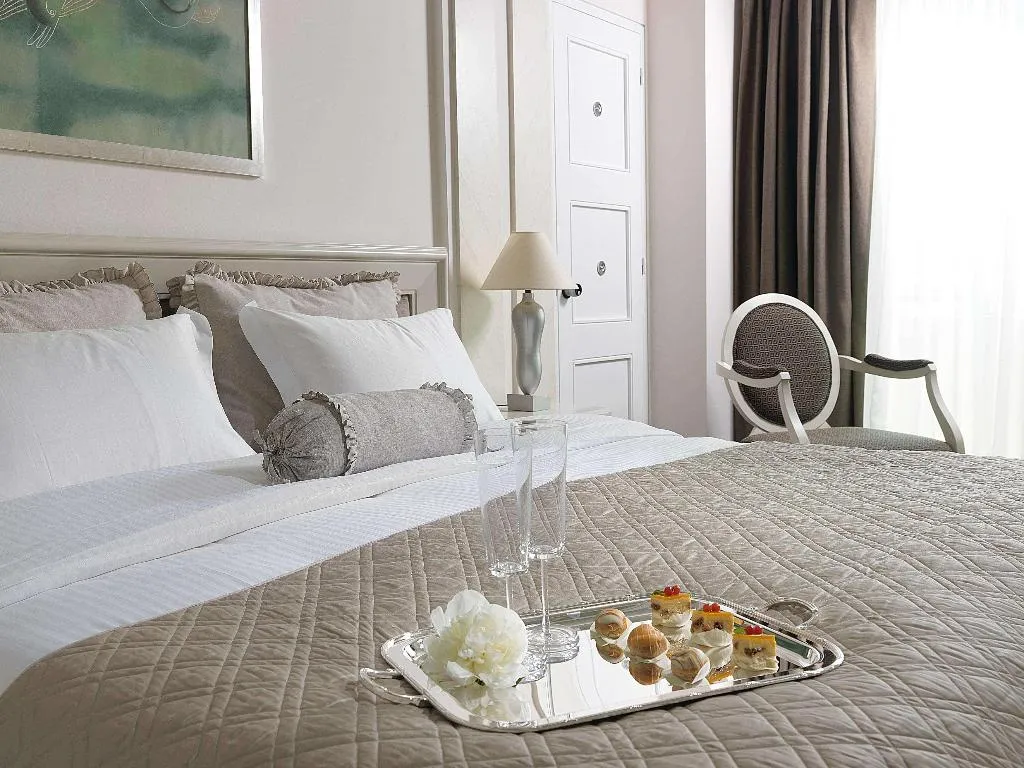 Room, NJV Athens Plaza, Athens