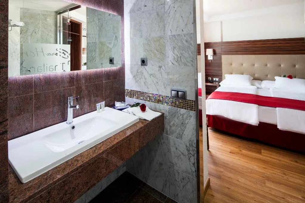 JUNIOR SUITE SEA FRONT Room, Europe Playa Marina -Only Adults, Majorca