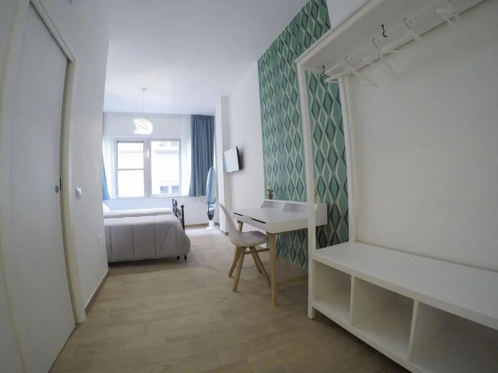 Room, 1970 Rooms, Naples