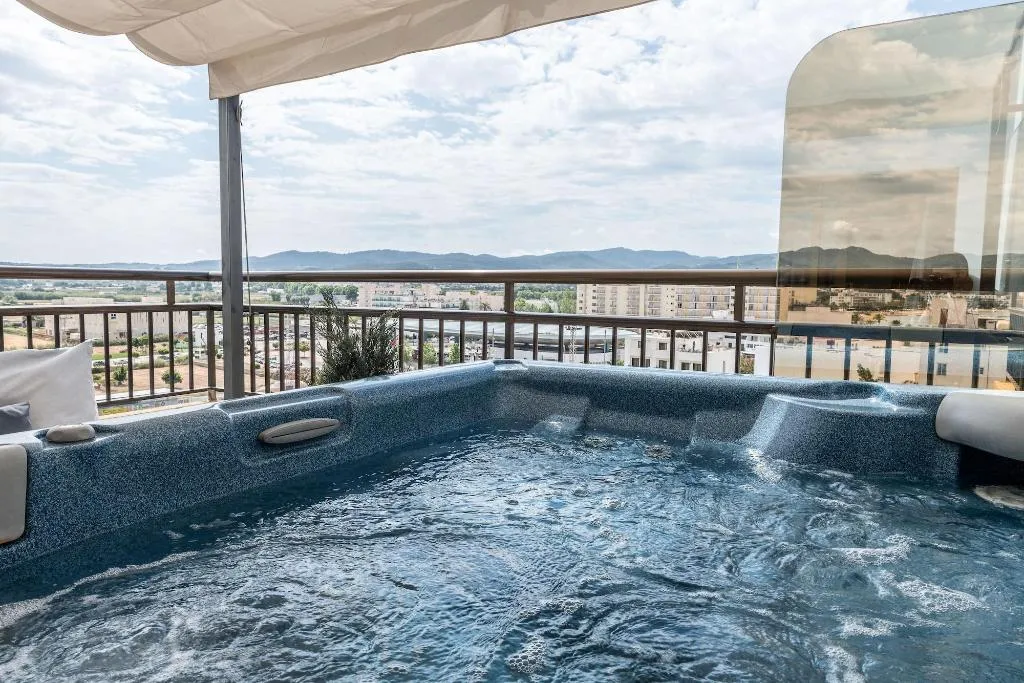 Sports and Entertainment, Orosol, Ibiza