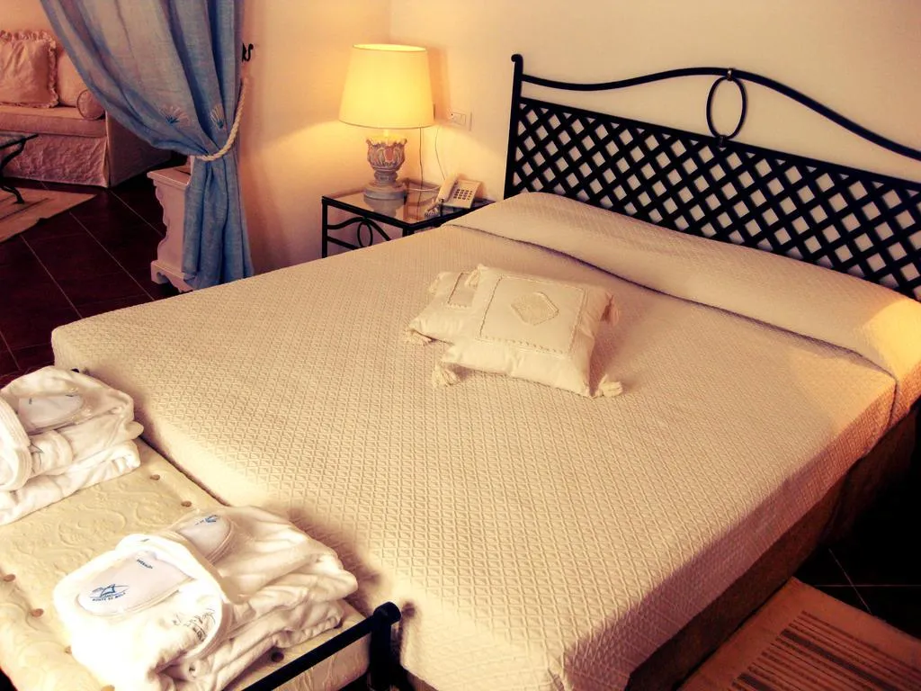 SUITE POOL VIEW Room, Monti di Mola, Olbia