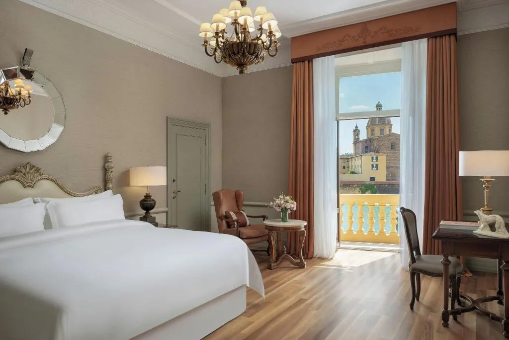 SUITE GRAND WITH VIEWS Room, The Westin Excelsior, Florence