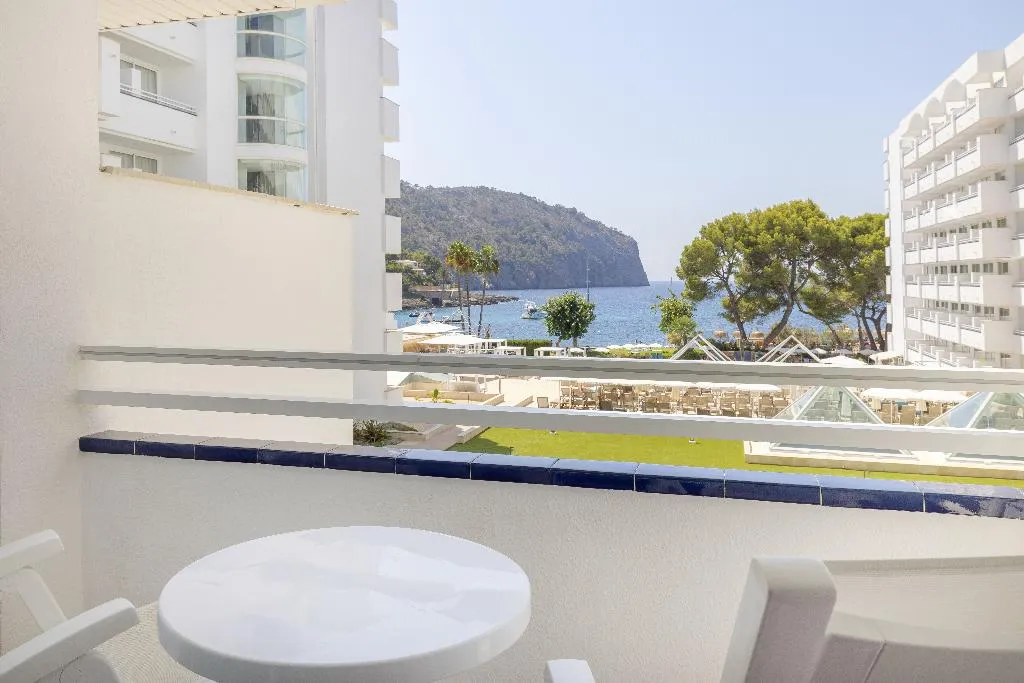 DOUBLE OCEAN FRONT Room, Alua Gran Camp de Mar Hotel, Majorca