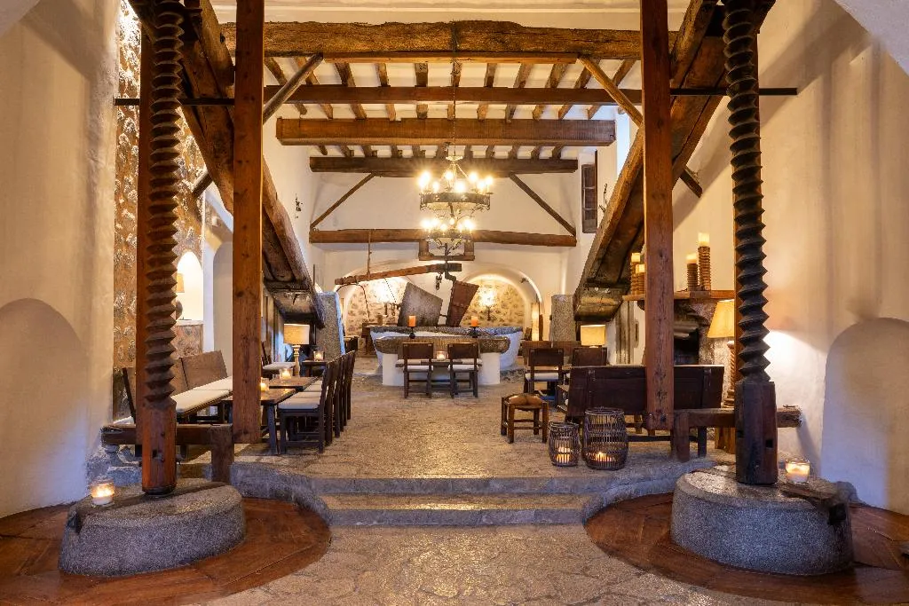 Lobby, Es Port, Majorca
