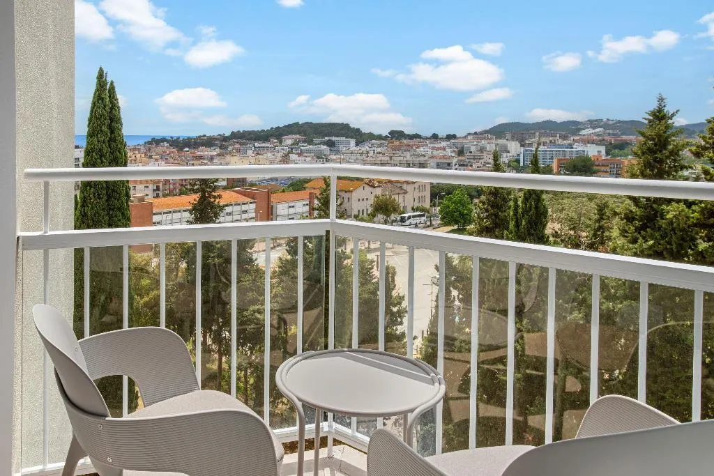 Double or Twin PREMIUM GARDEN VIEW Room, Melia Lloret de Mar, Costa Brava