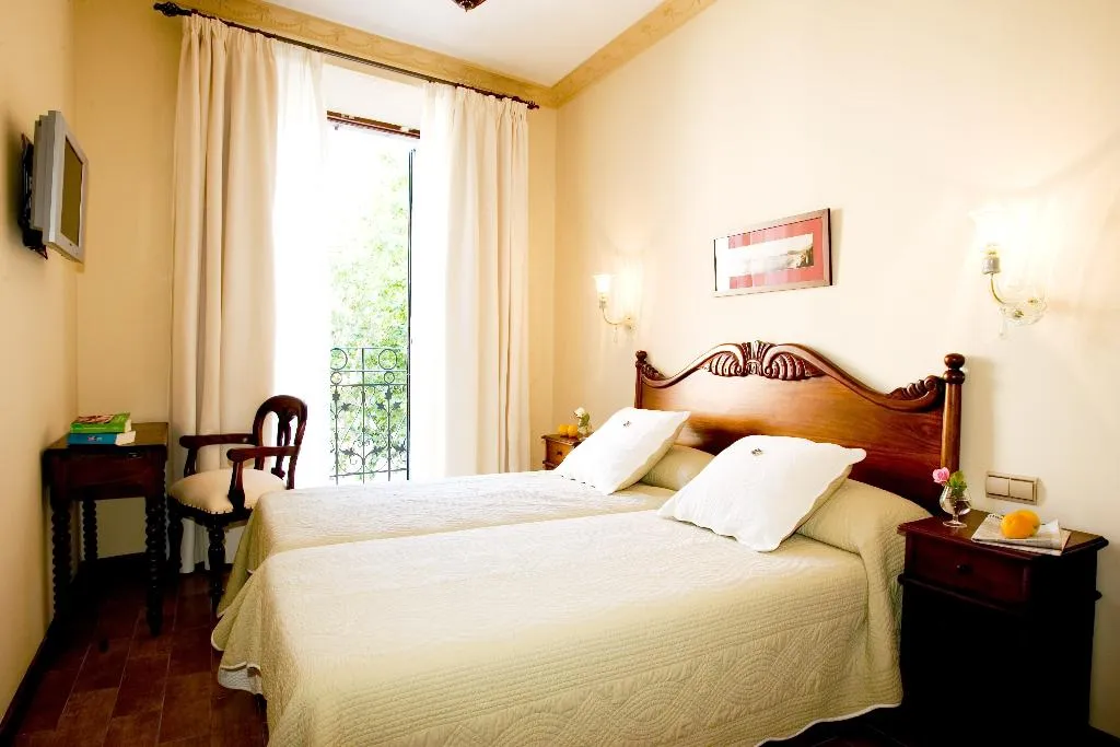 Room, La Vila, Majorca