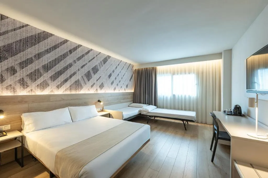 FAMILY ROOM STANDARD Room, Port Alicante - Playa de San Juan, Costa Blanca