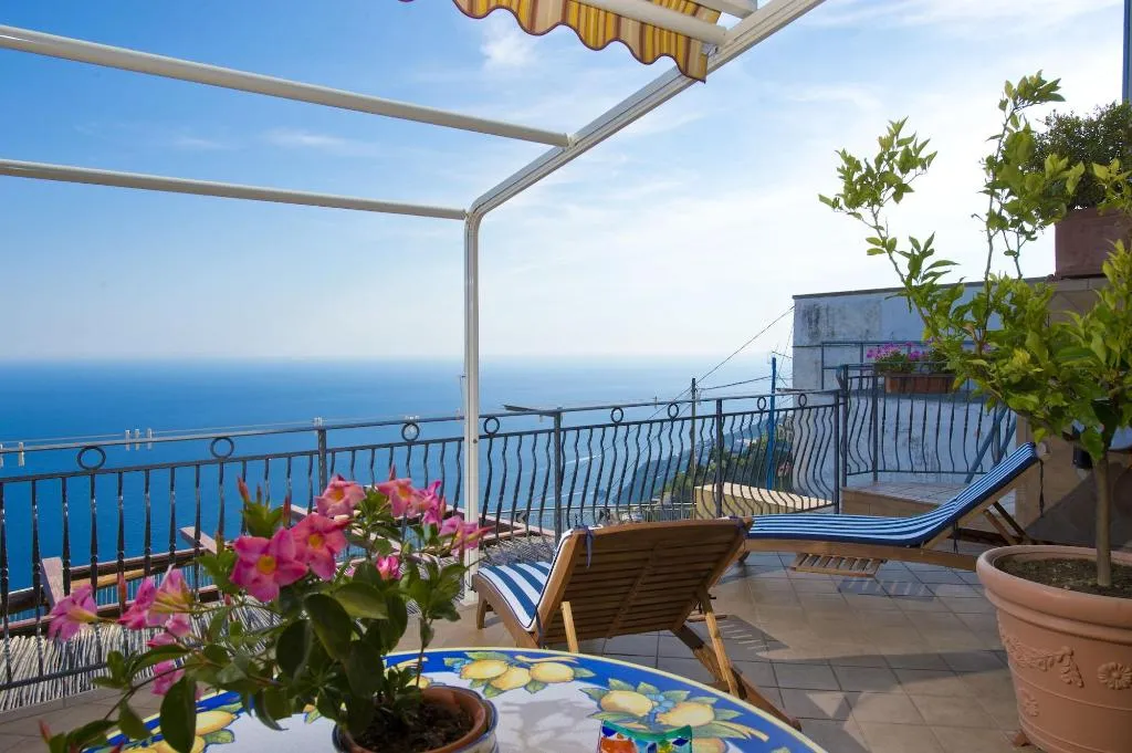 Room, La Mela Blu, Naples