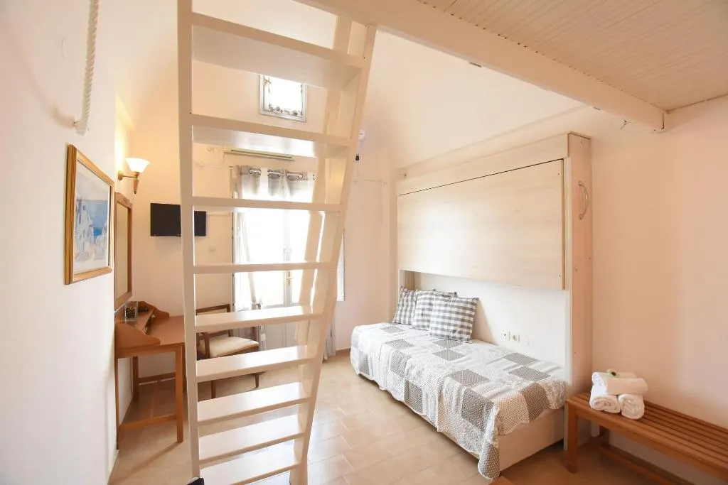 Room, Rodakas Hotel, Santorini