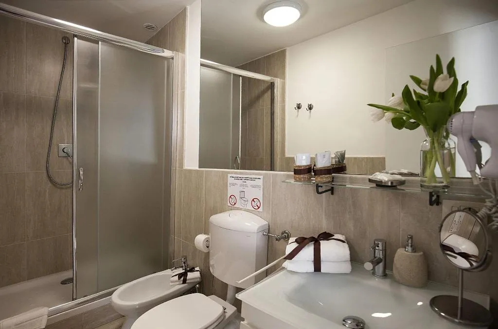 Room, Roman Holidays Cuore Dell Impero, Naples