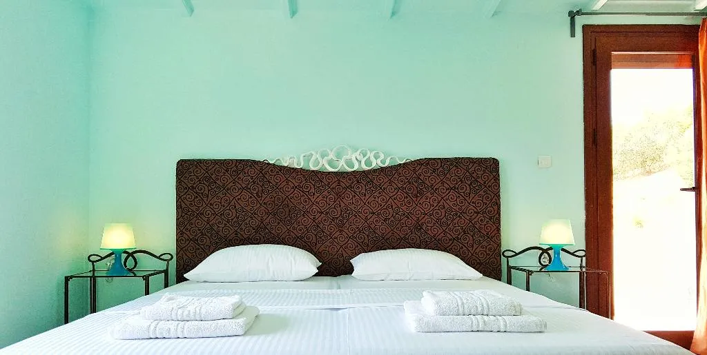STUDIO ONE BED Room, Bungalow White Apartments and Suits, Halkidiki