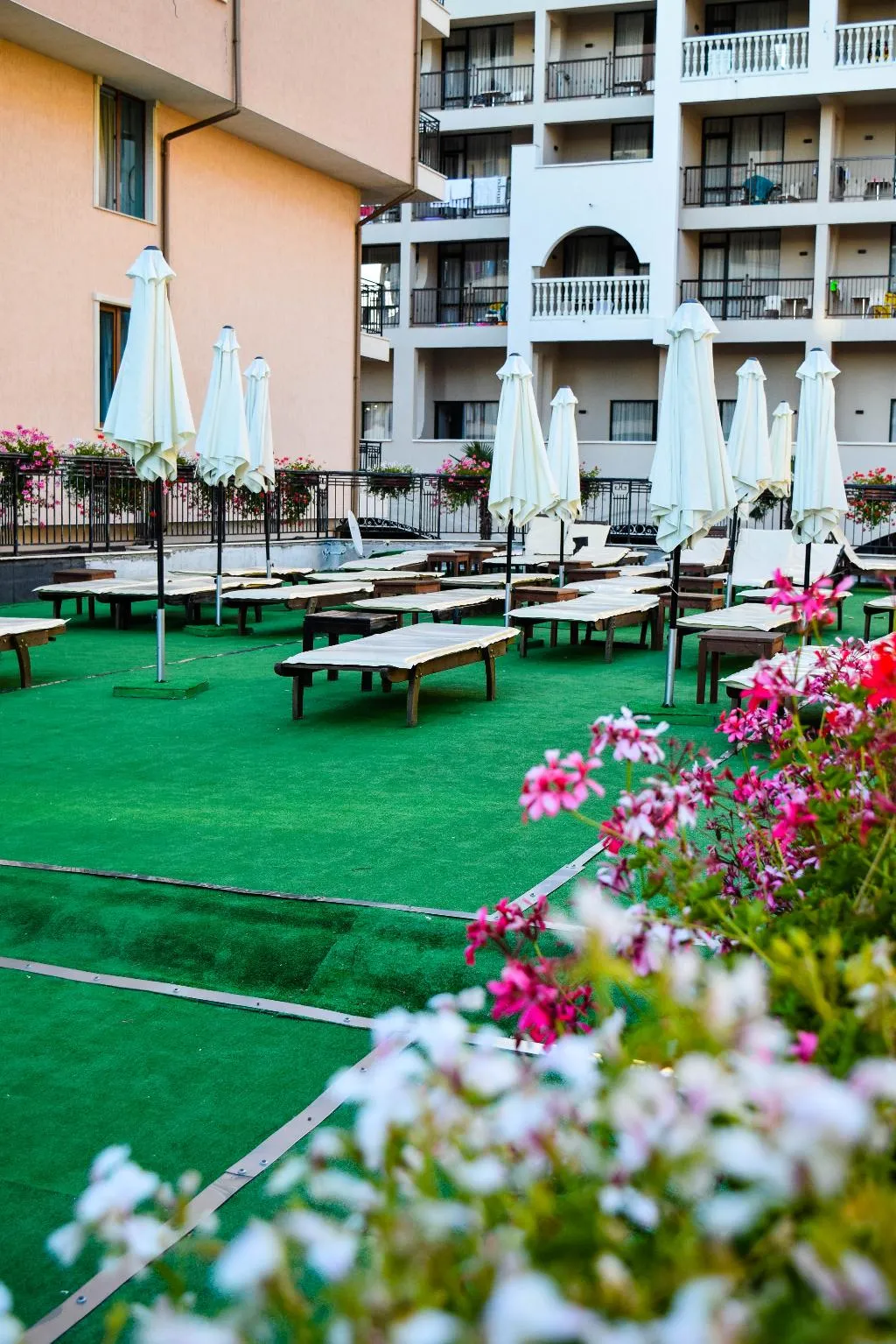 Terrace, Karolina, Bourgas