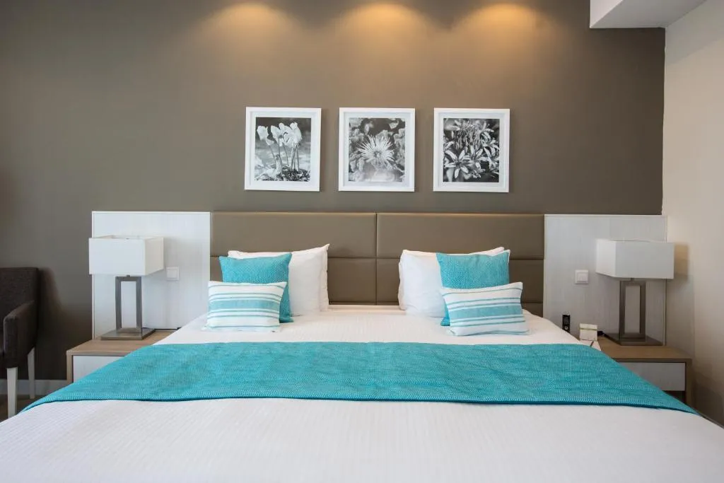 FAMILY ROOM LAND VIEW Room, Salini Resort, Malta