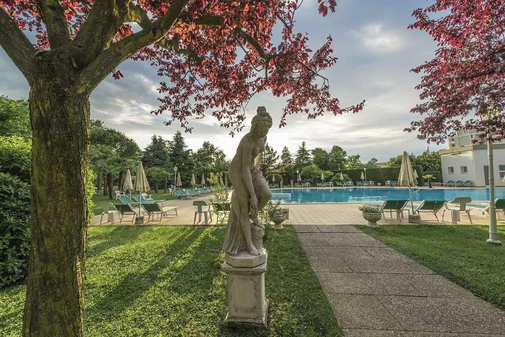 Sports and Entertainment, Des Bains Terme, Venice