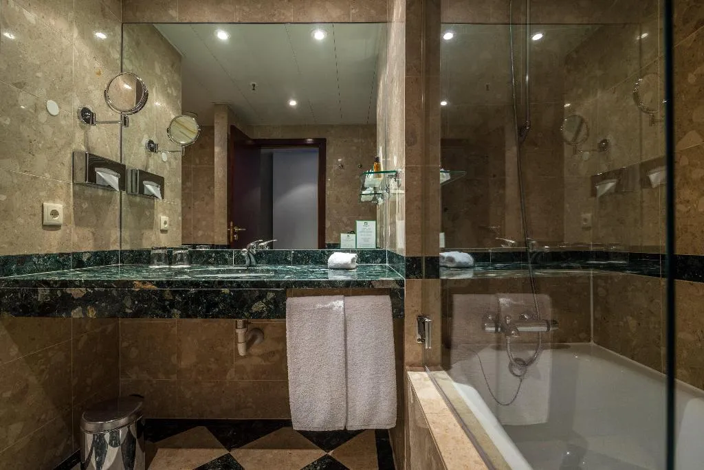 SUITE ONE BEDROOM Room, Holiday Inn Porto Gaia, Porto