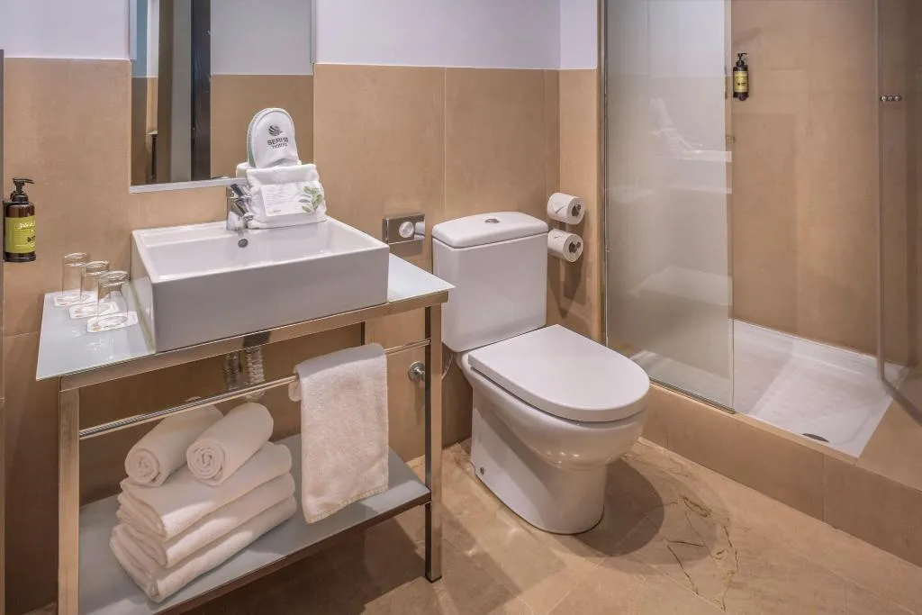 TRIPLE COMFORT Room, Serhs del Port, Barcelona