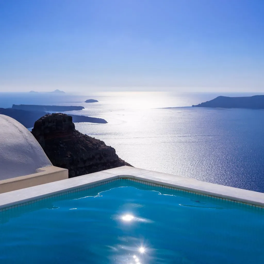 SUITE DELUXE WITH PRIVATE POOL Room, Andromeda Villas, Santorini