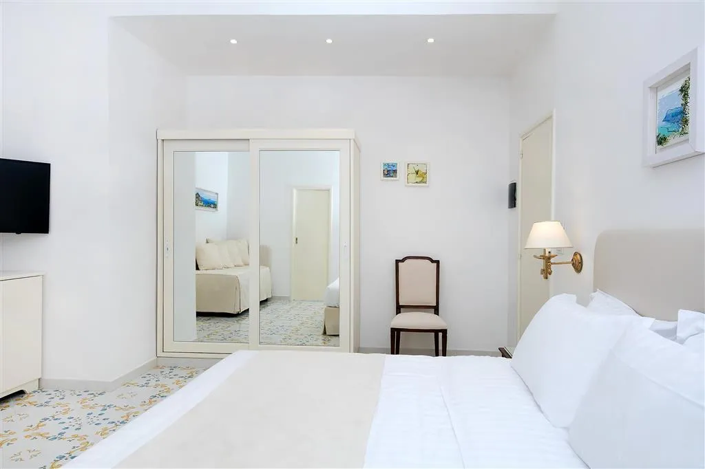 Room, Hotel Syrene Capri, Naples