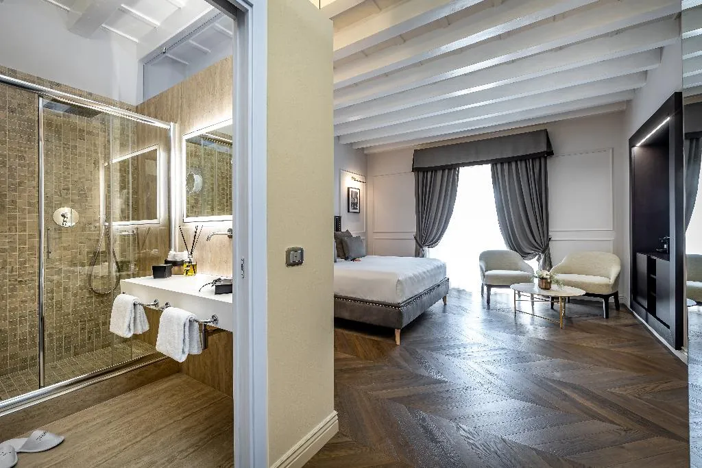 JUNIOR SUITE RIVER VIEW Room, Palazzo Alfieri, Florence