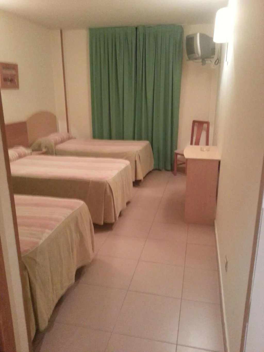 Room, Hostal El Arco, Madrid