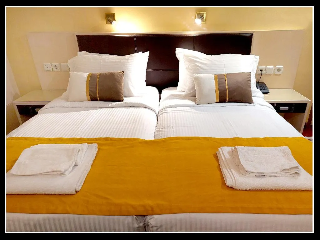 TRIPLE STANDARD Room, Lakonia, Athens