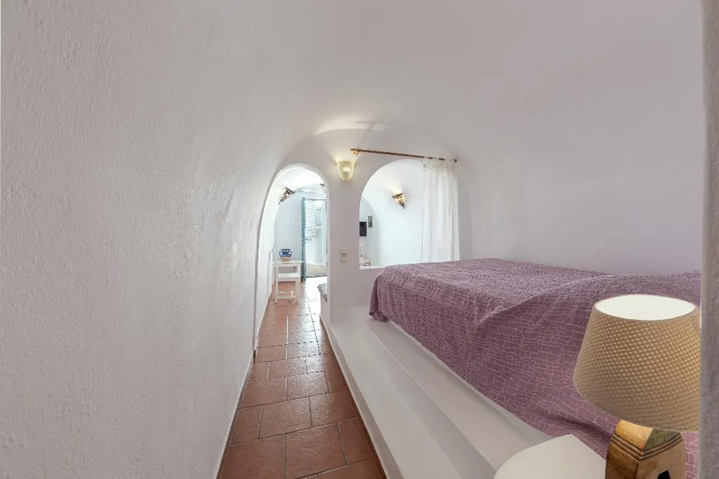 STUDIO DELUXE Room, Afroessa Hotel, Santorini