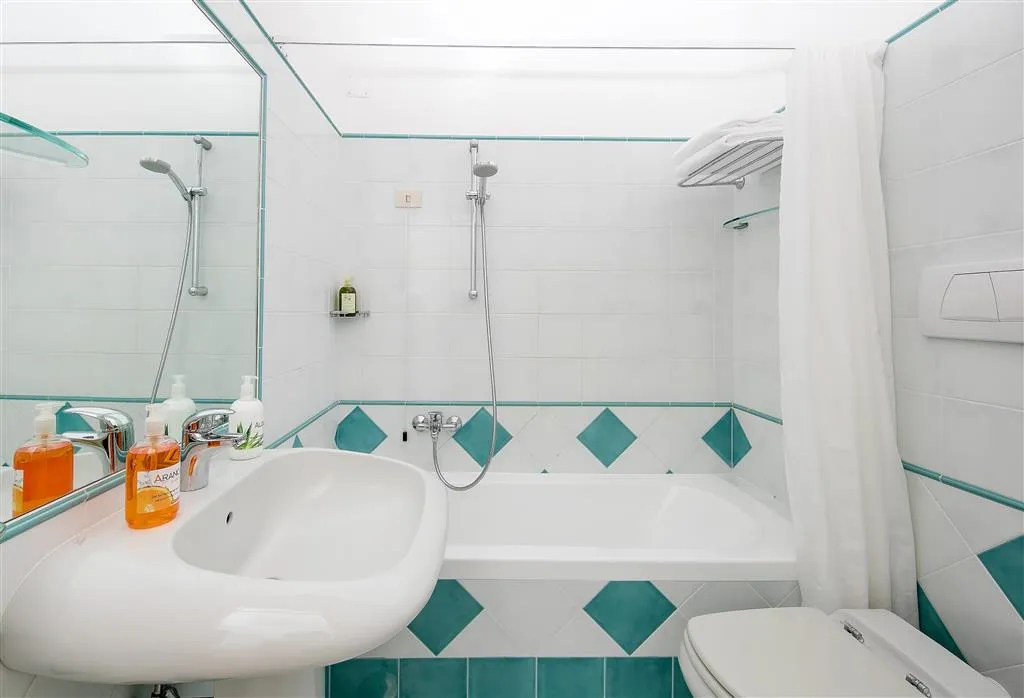 Room, Hotel Syrene Capri, Naples